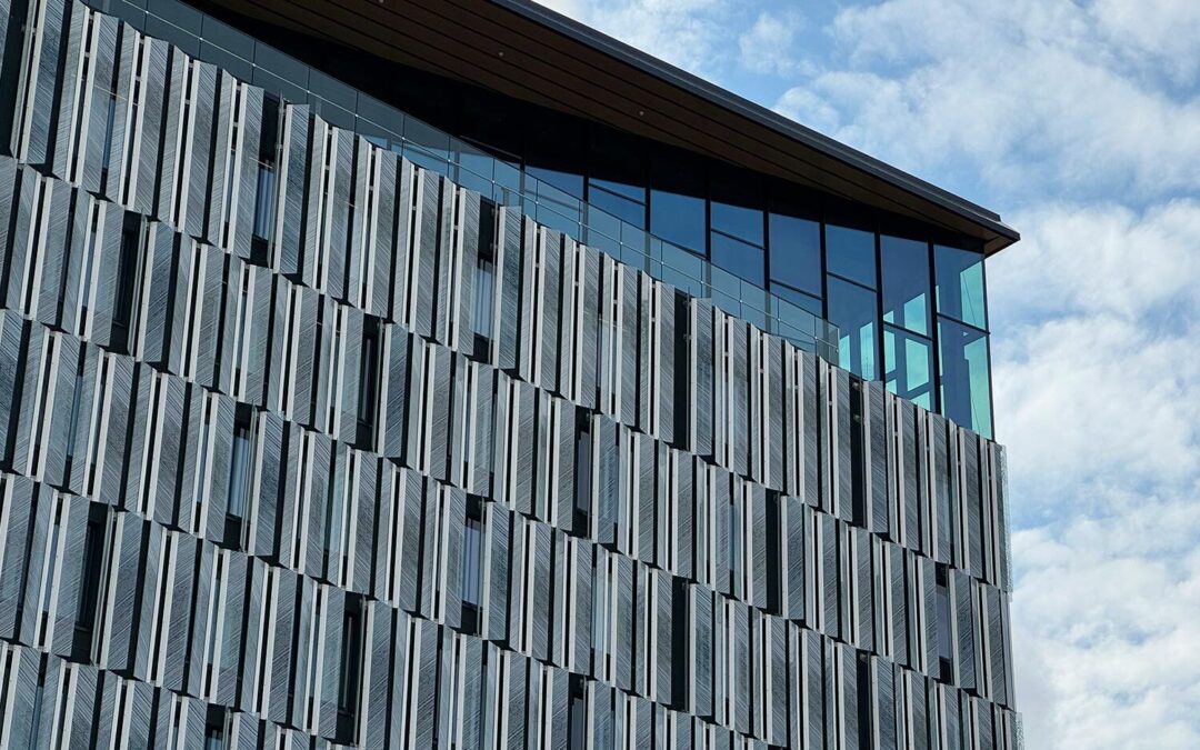 The glass facade of Finland’s largest hotel stays in place with OT-Kumi’s special sealing profile